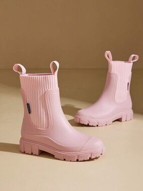 Women’s Pink Chelsea Rain Boots - 9